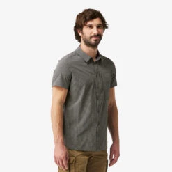 CAMISA DE TREKKING VIAJE TRAVEL 500 STRETCH MANGAS CORTAS GRIS HOMBRE 8 CAMISA DE TREKKING VIAJE TRAVEL 500 STRETCH MANGAS CORTAS GRIS HOMBRE -Deportes Al Aire Libre camisa de trekking viaje travel 500 stretch mangas cortas gris hombre 3