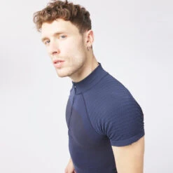 Quechua Camiseta De Senderismo Manga Corta Sintética - MH900 - Hombre 9 Quechua Camiseta De Senderismo Manga Corta Sintética - MH900 - Hombre -Deportes Al Aire Libre camiseta de senderismo manga corta sintetica mh900 hombre 4